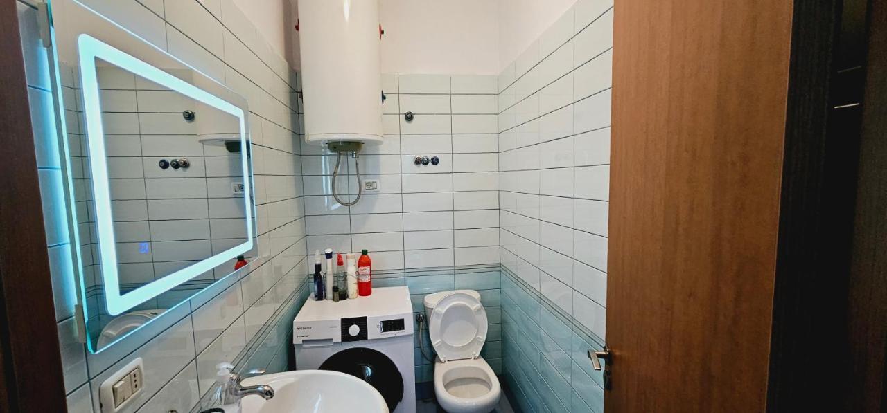 New Bazaar Side Bliss 2 Bed Room Apt With Free Garage Tiranë Luaran gambar